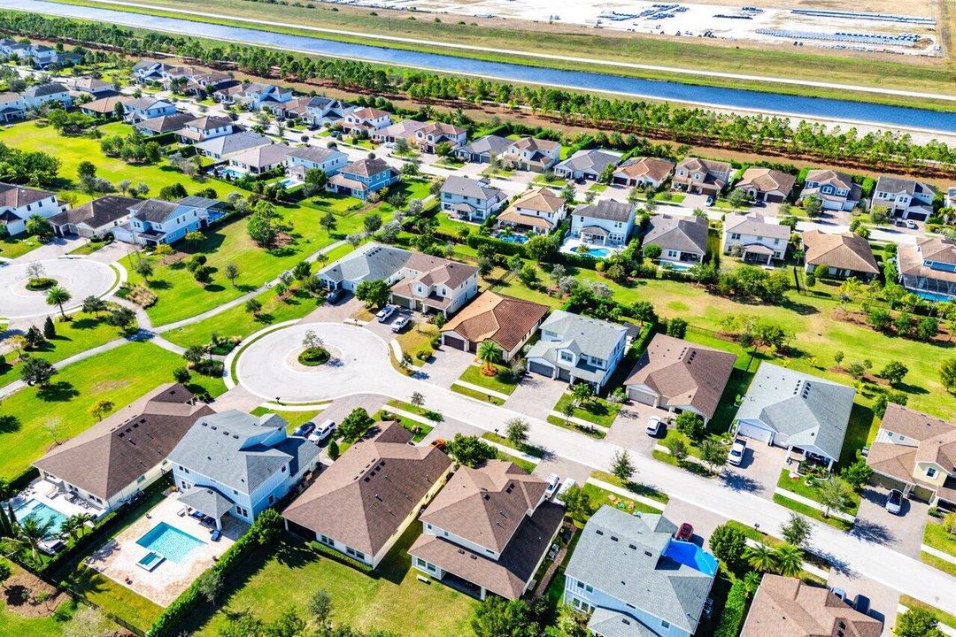 For Sale: $739,000 (3 beds, 3 baths, 2635 Square Feet)