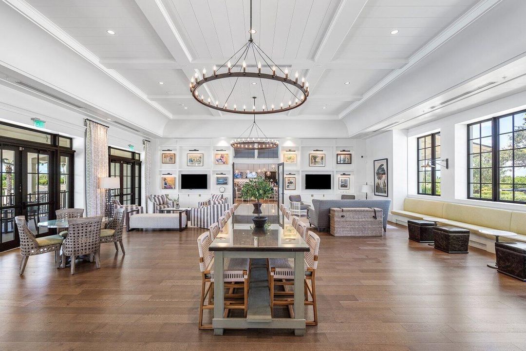 For Sale: $739,000 (3 beds, 3 baths, 2635 Square Feet)