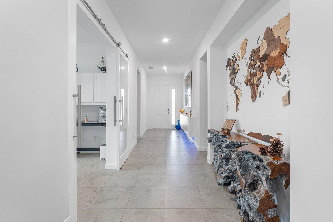 For Sale: $739,000 (3 beds, 3 baths, 2635 Square Feet)