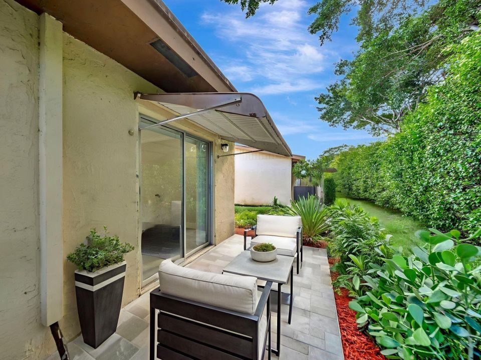 En Venta: $319,000 (2 camas, 2 baños, 1200 Pies cuadrados)