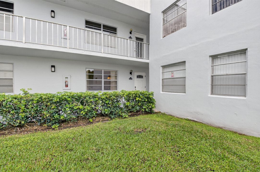 待售: $85,725 (1 贝兹, 1 浴室, 726 平方英尺)