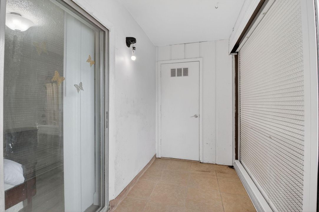 待售: $85,725 (1 贝兹, 1 浴室, 726 平方英尺)