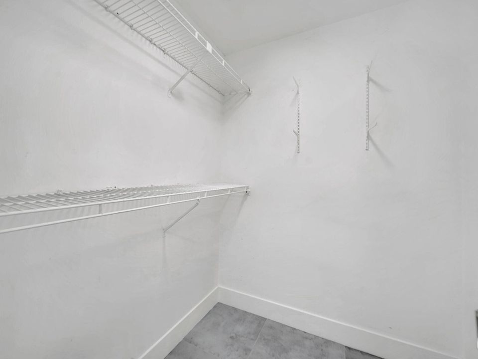 En Venta: $319,000 (2 camas, 2 baños, 1200 Pies cuadrados)