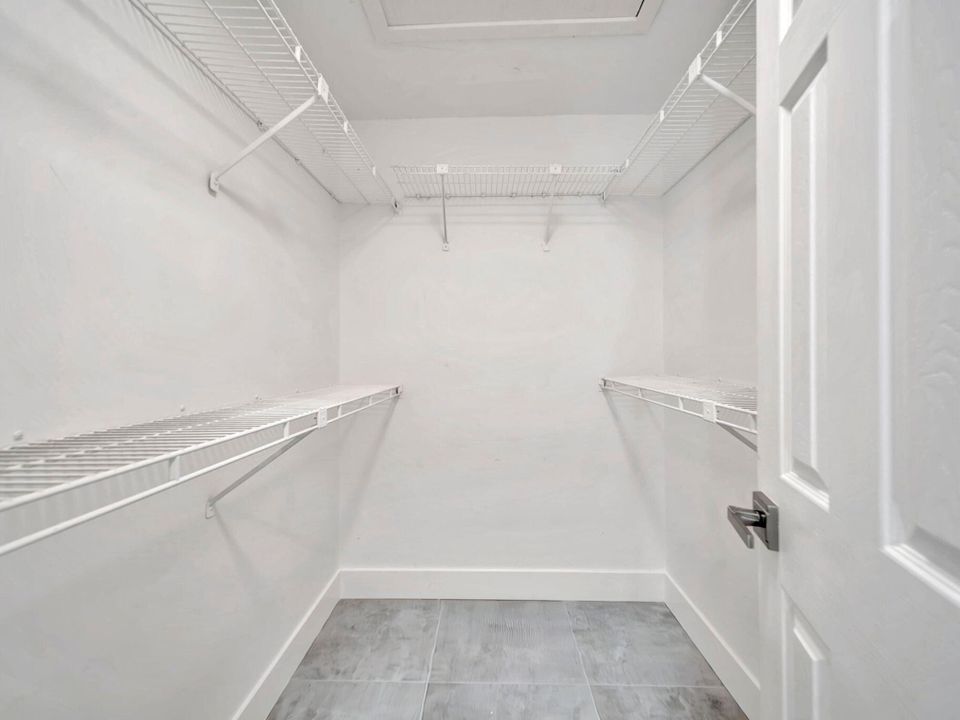 En Venta: $319,000 (2 camas, 2 baños, 1200 Pies cuadrados)