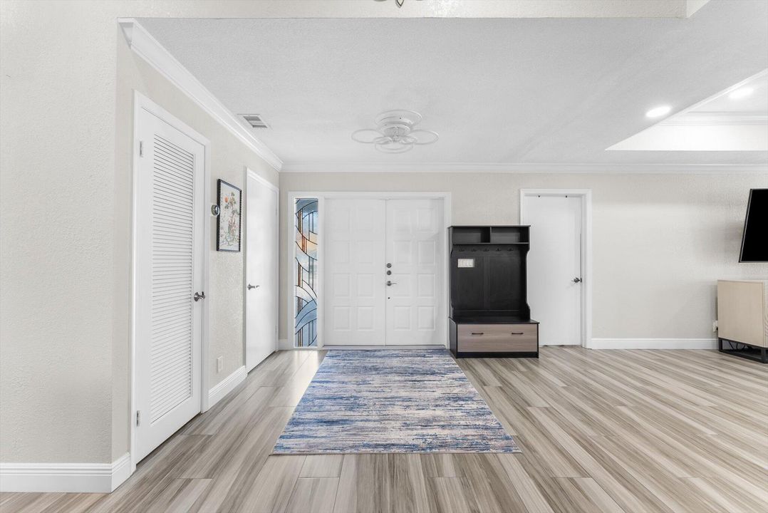 For Sale: $742,000 (2 beds, 2 baths, 2222 Square Feet)