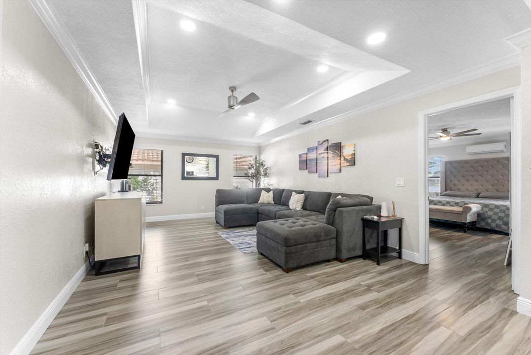 For Sale: $742,000 (2 beds, 2 baths, 2222 Square Feet)