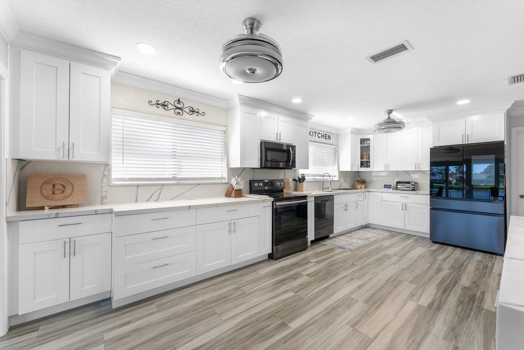 For Sale: $742,000 (2 beds, 2 baths, 2222 Square Feet)