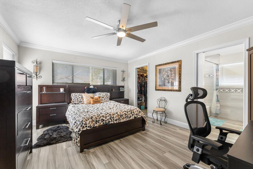 For Sale: $742,000 (2 beds, 2 baths, 2222 Square Feet)