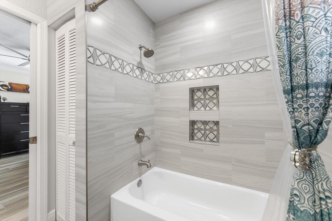 For Sale: $742,000 (2 beds, 2 baths, 2222 Square Feet)