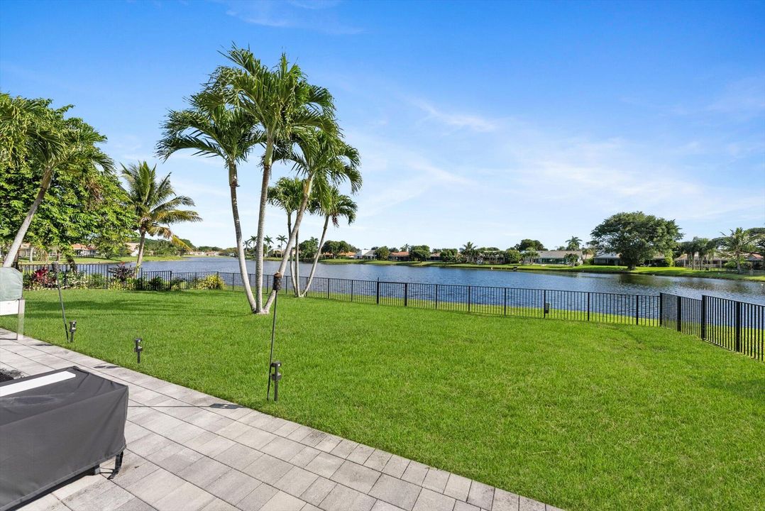 For Sale: $742,000 (2 beds, 2 baths, 2222 Square Feet)