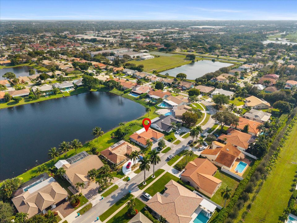 For Sale: $742,000 (2 beds, 2 baths, 2222 Square Feet)