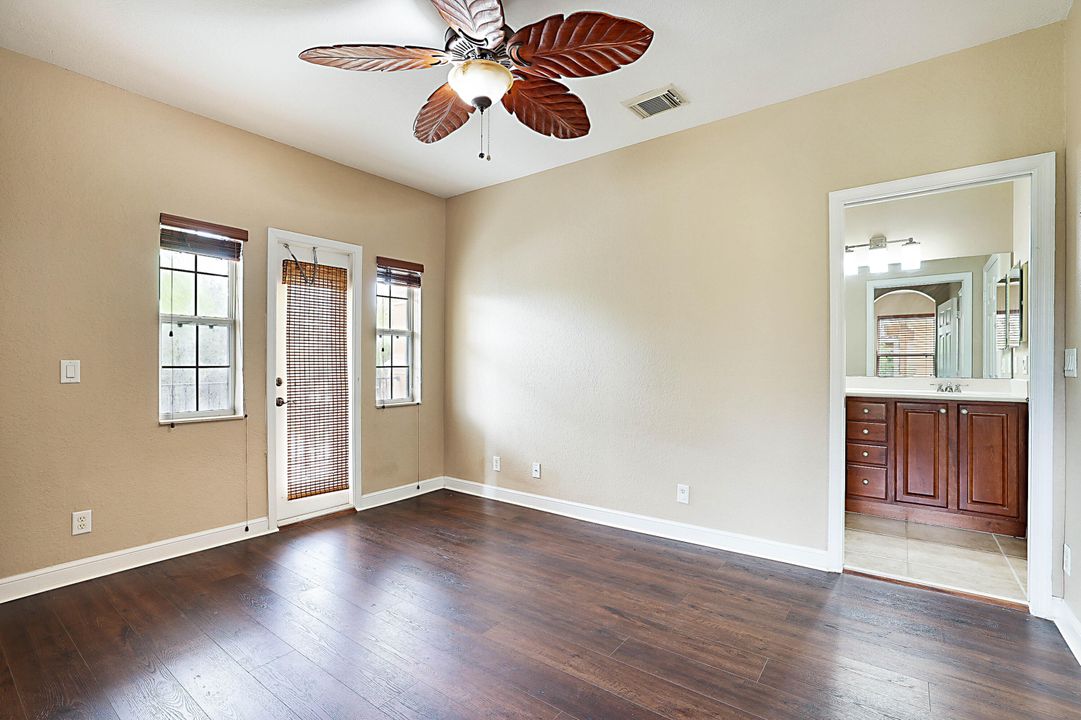 出租: $4,500 (5 贝兹, 3 浴室, 3200 平方英尺)