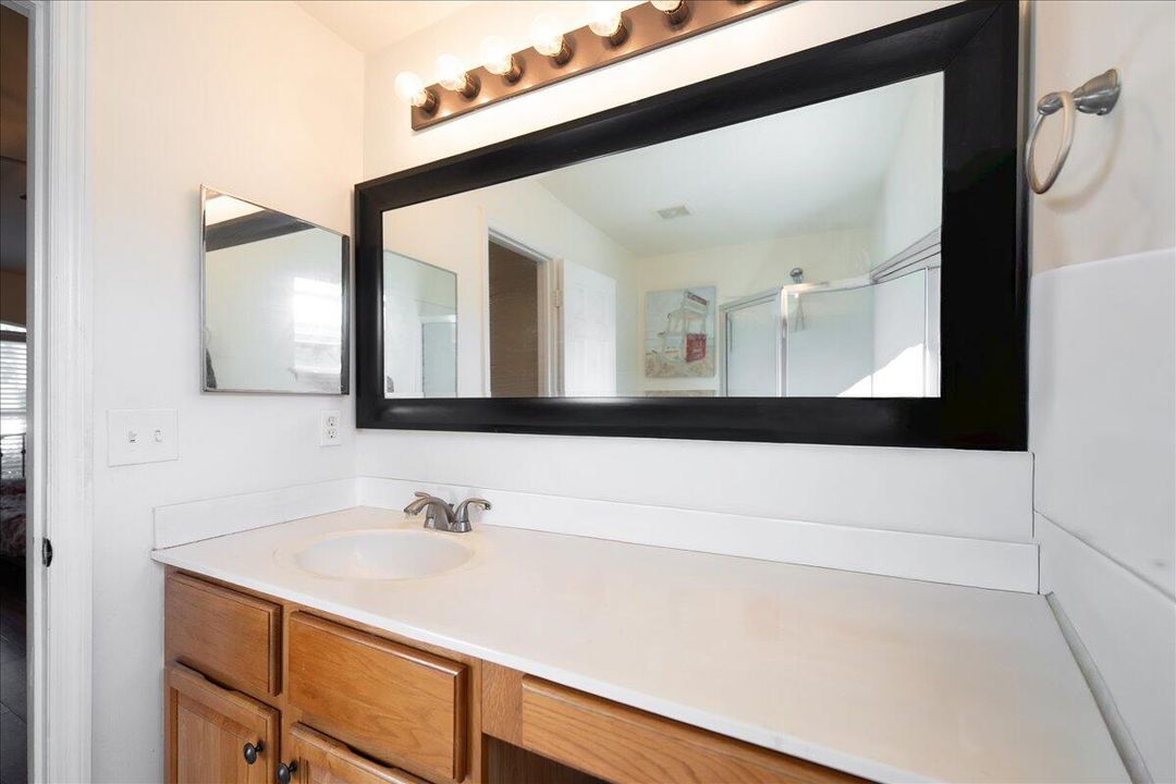 На продажу: $340,000 (4 спален, 2 ванн, 1666 Квадратных фут)