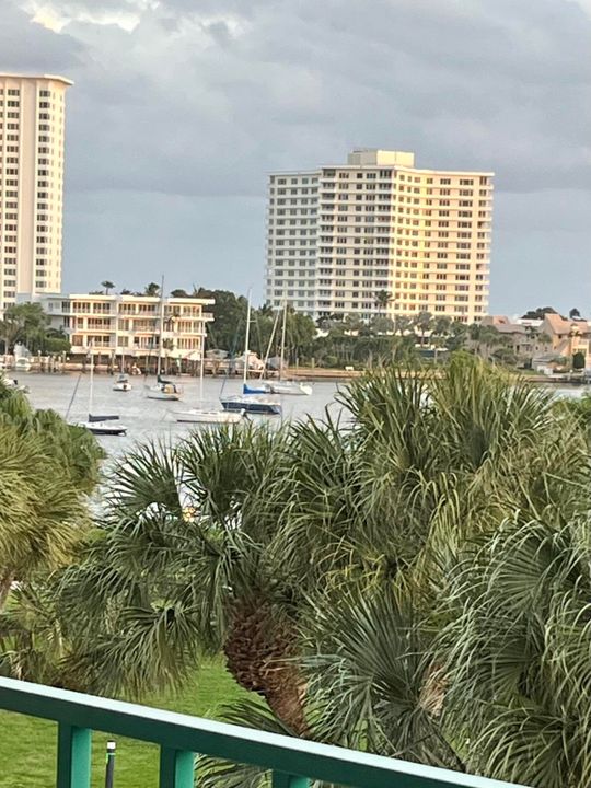 На продажу: $999,000 (2 спален, 2 ванн, 1630 Квадратных фут)