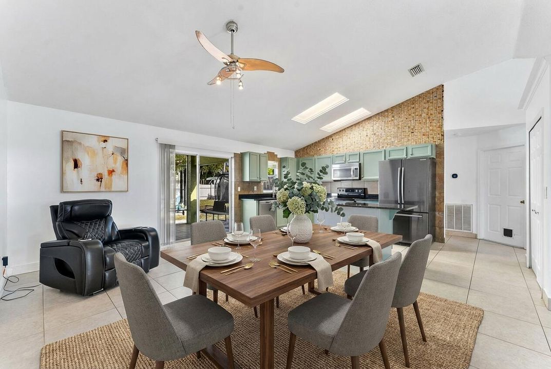 En Venta: $385,000 (3 camas, 2 baños, 1447 Pies cuadrados)