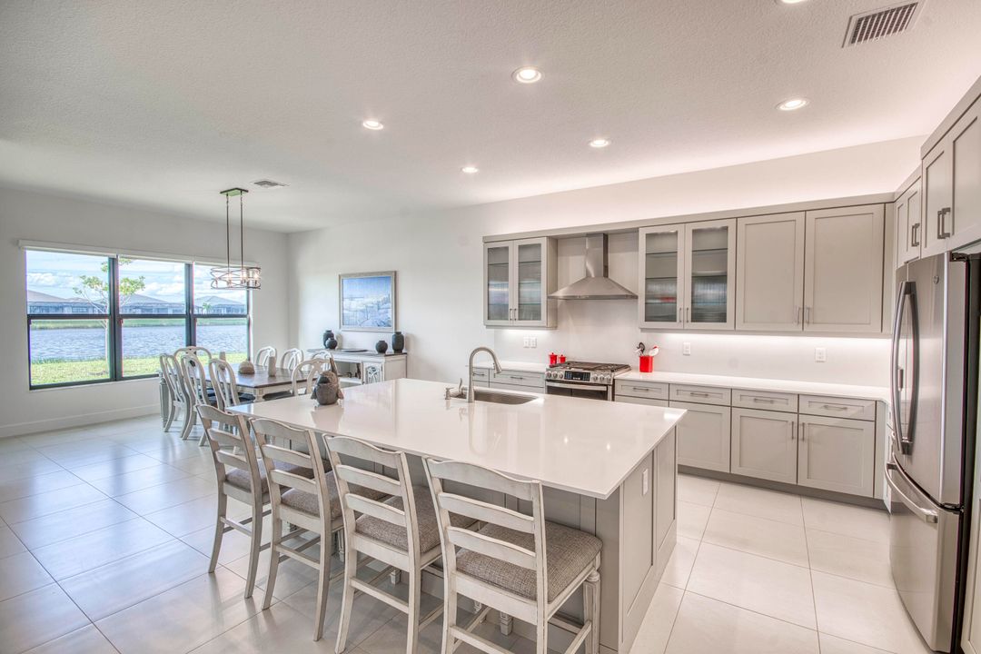 For Sale: $1,195,000 (3 beds, 3 baths, 2668 Square Feet)