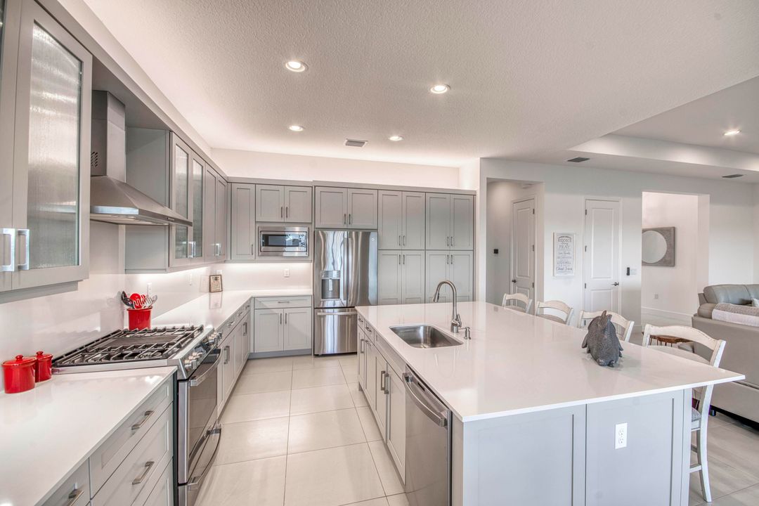 For Sale: $1,195,000 (3 beds, 3 baths, 2668 Square Feet)