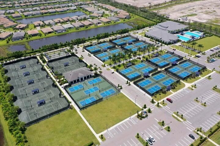 For Sale: $1,195,000 (3 beds, 3 baths, 2668 Square Feet)