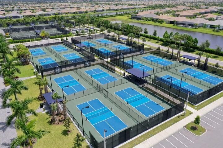 For Sale: $1,195,000 (3 beds, 3 baths, 2668 Square Feet)