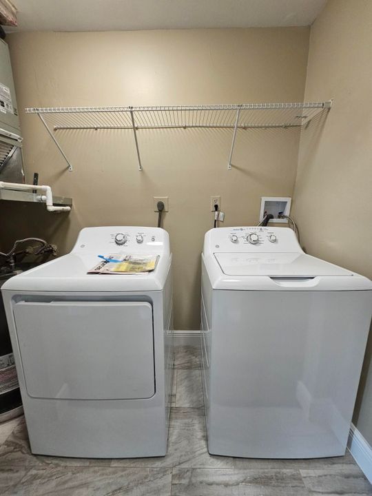 出租: $2,300 (3 贝兹, 2 浴室, 1312 平方英尺)