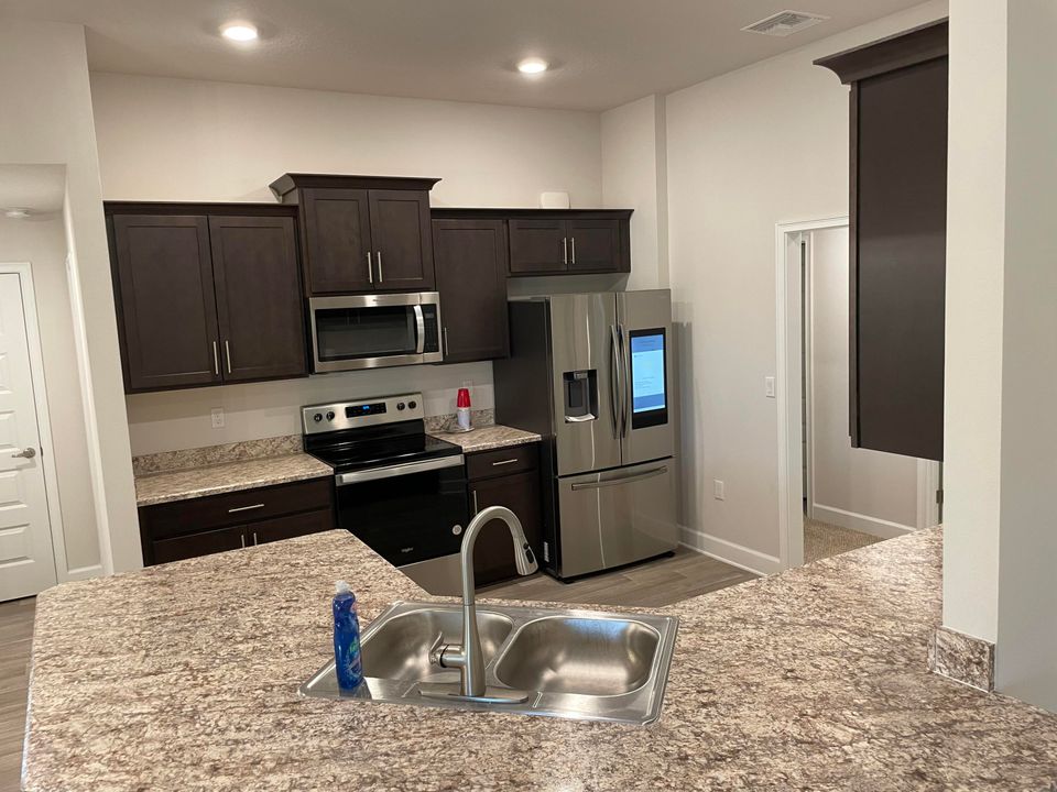 En Renta: $3,200 (4 camas, 3 baños, 2257 Pies cuadrados)