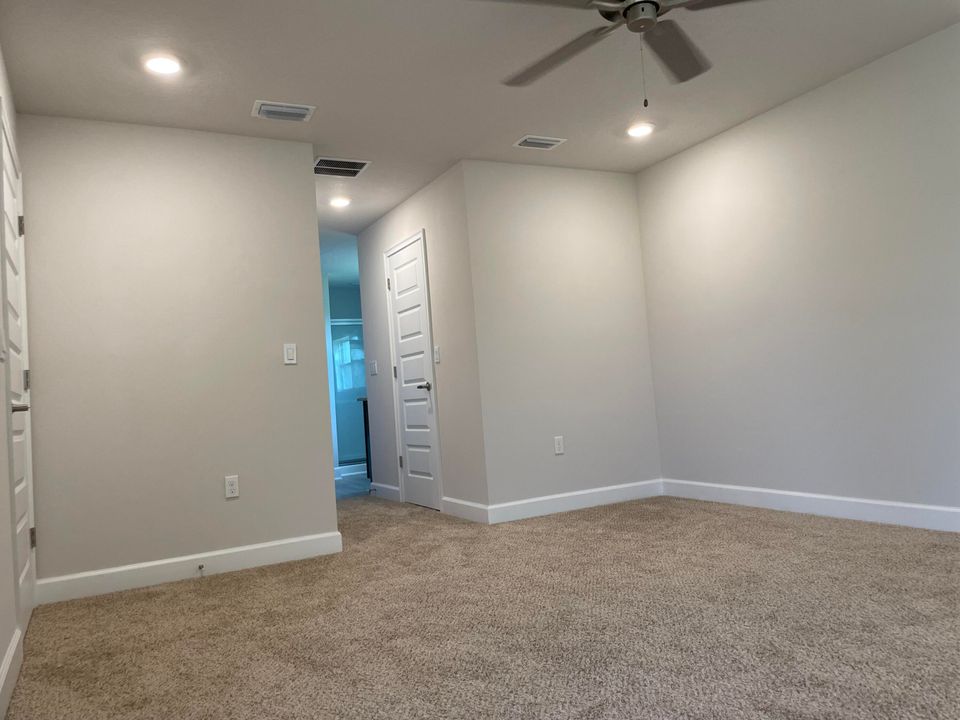 En Renta: $3,200 (4 camas, 3 baños, 2257 Pies cuadrados)