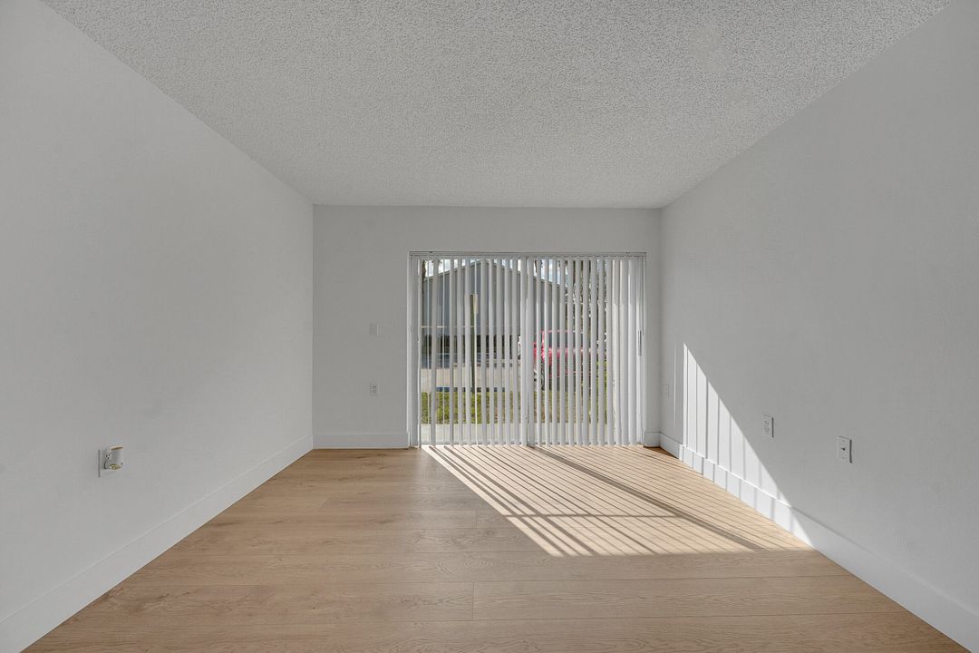 待售: $234,900 (3 贝兹, 2 浴室, 918 平方英尺)