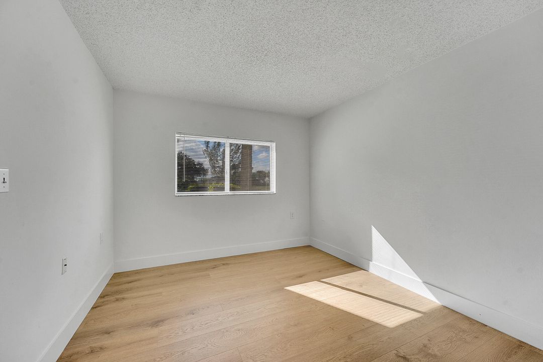 待售: $234,900 (3 贝兹, 2 浴室, 918 平方英尺)