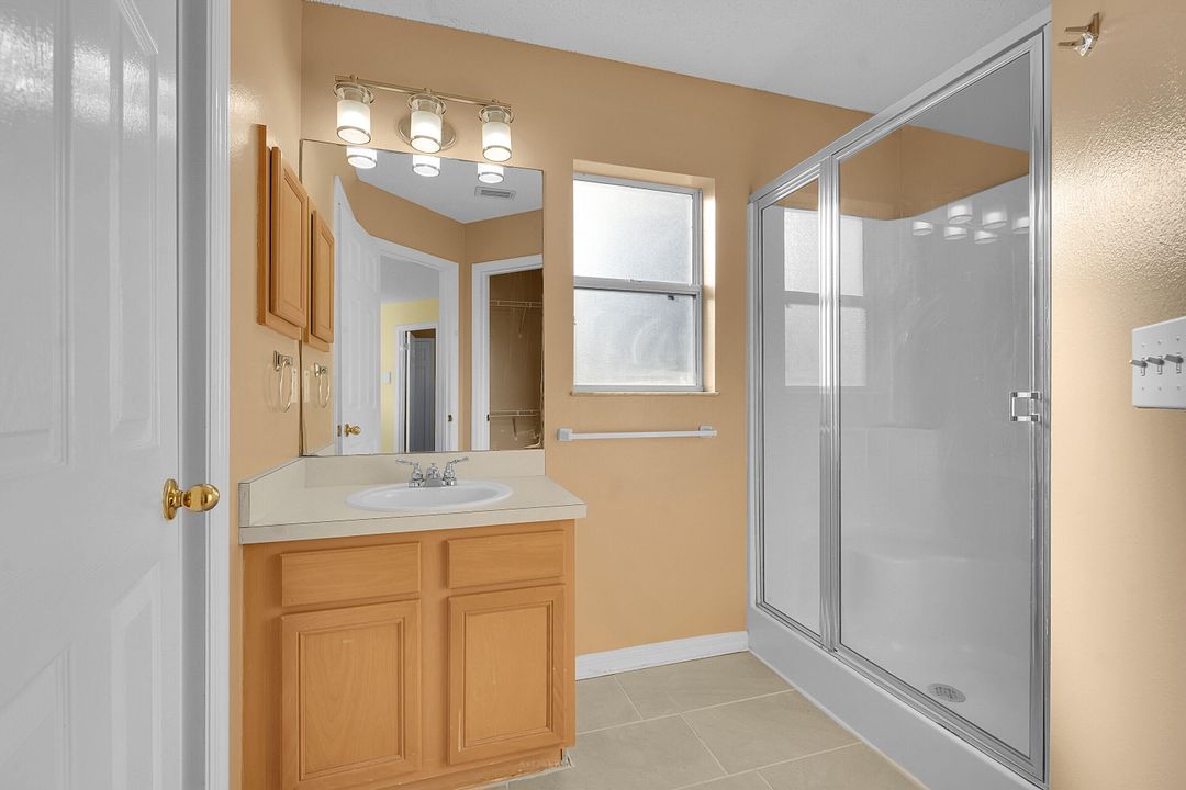 出租: $2,500 (4 贝兹, 3 浴室, 2434 平方英尺)