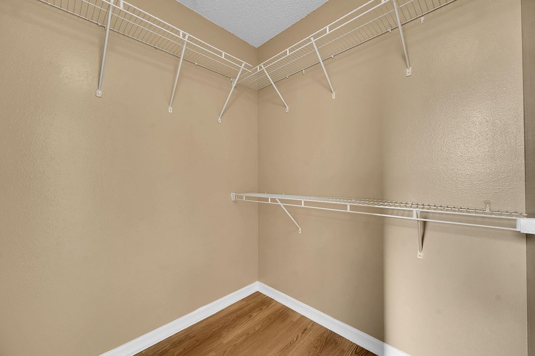 出租: $2,500 (4 贝兹, 3 浴室, 2434 平方英尺)