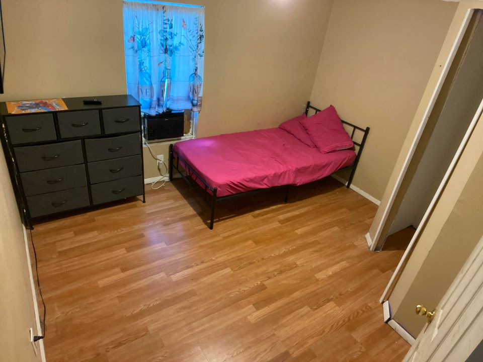 待售: $164,000 (4 贝兹, 2 浴室, 1248 平方英尺)