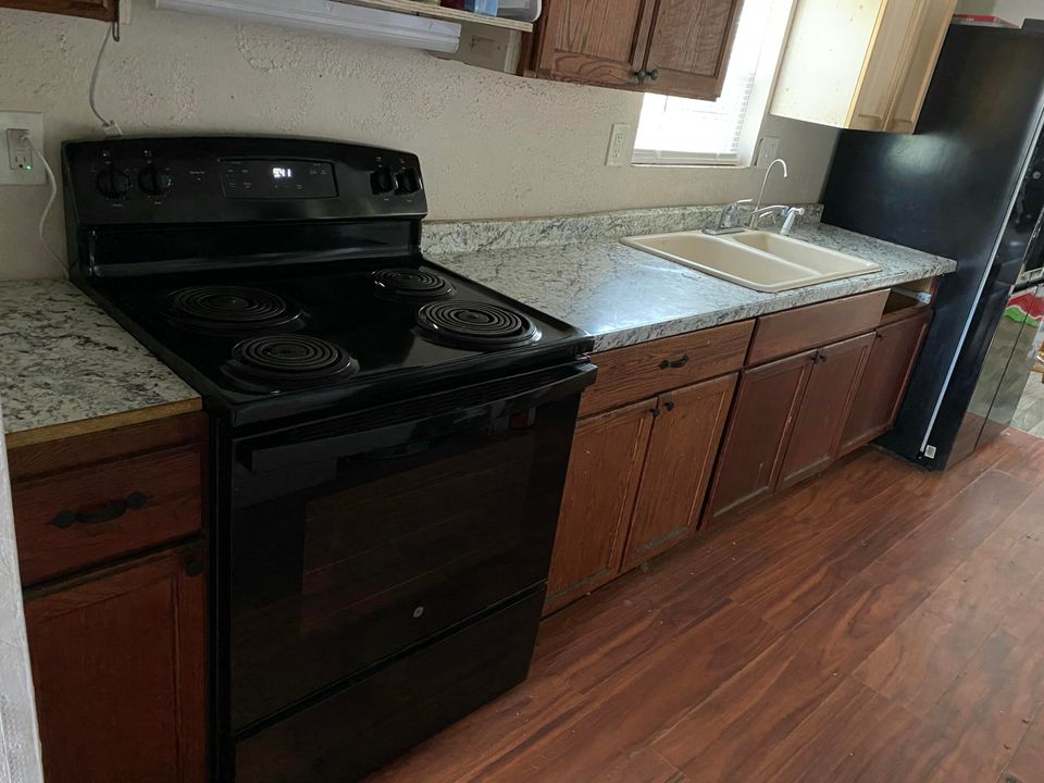 待售: $164,000 (4 贝兹, 2 浴室, 1248 平方英尺)