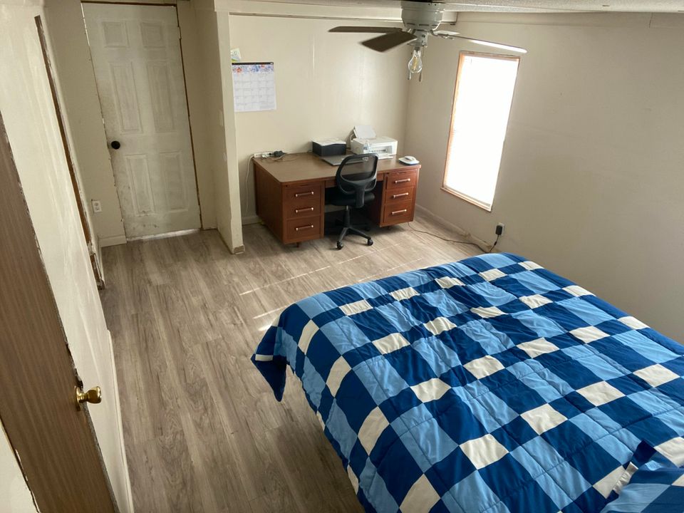 待售: $164,000 (4 贝兹, 2 浴室, 1248 平方英尺)