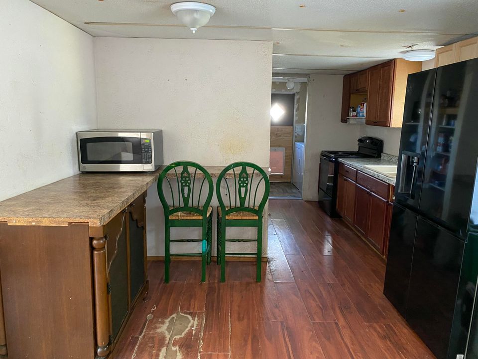 待售: $164,000 (4 贝兹, 2 浴室, 1248 平方英尺)