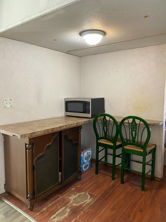 待售: $164,000 (4 贝兹, 2 浴室, 1248 平方英尺)