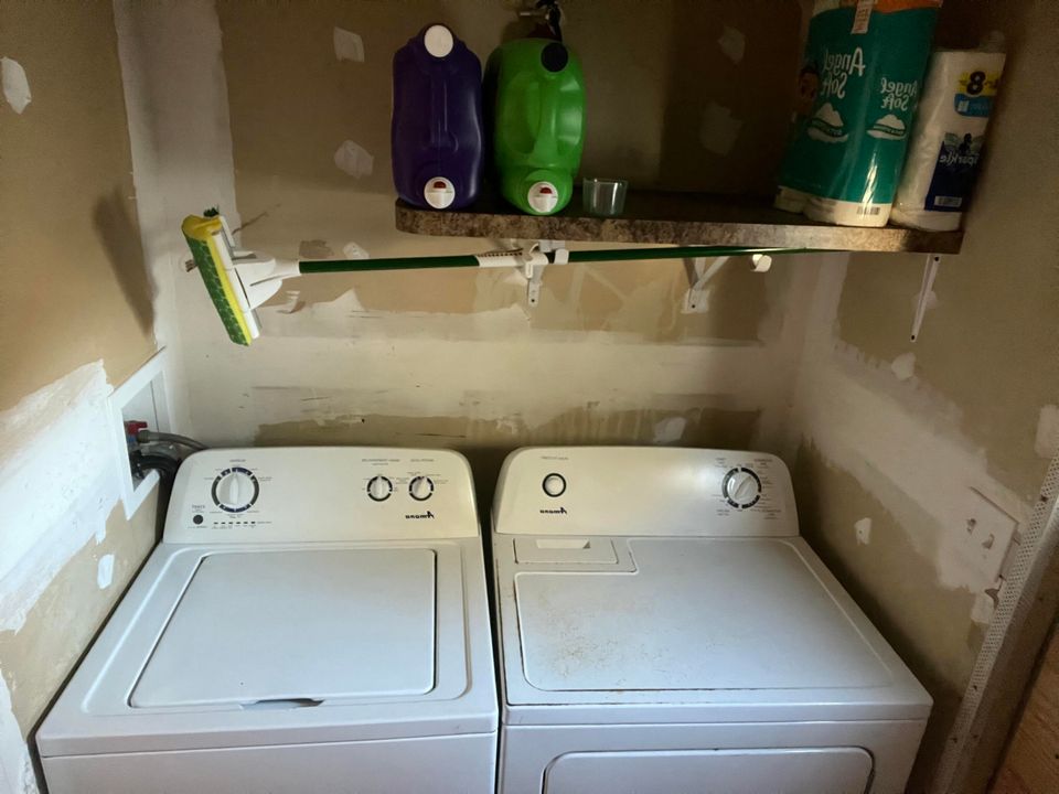 待售: $164,000 (4 贝兹, 2 浴室, 1248 平方英尺)