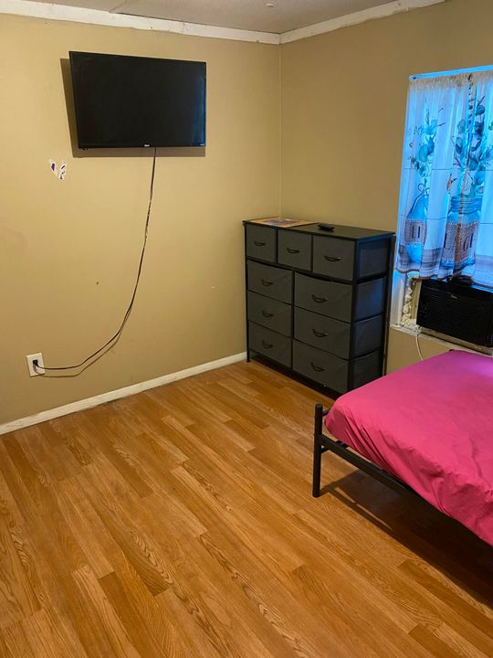 待售: $164,000 (4 贝兹, 2 浴室, 1248 平方英尺)