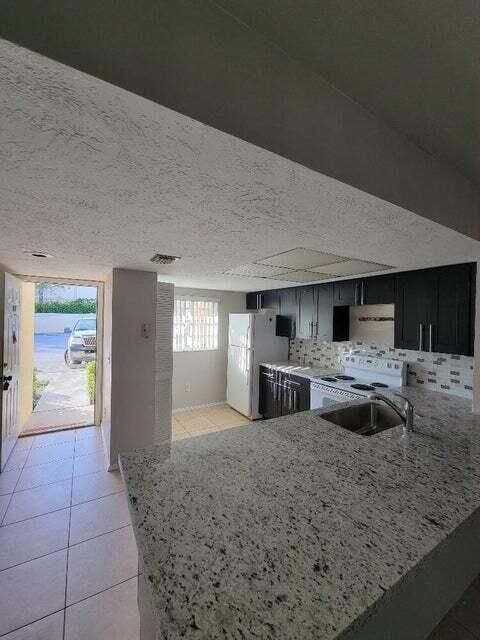 待售: $229,900 (2 贝兹, 2 浴室, 1201 平方英尺)