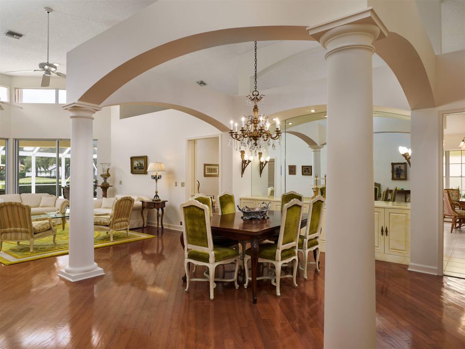 En Venta: $1,095,000 (3 camas, 3 baños, 2615 Pies cuadrados)