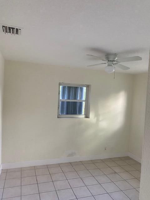 出租: $3,250 (4 贝兹, 2 浴室, 1500 平方英尺)