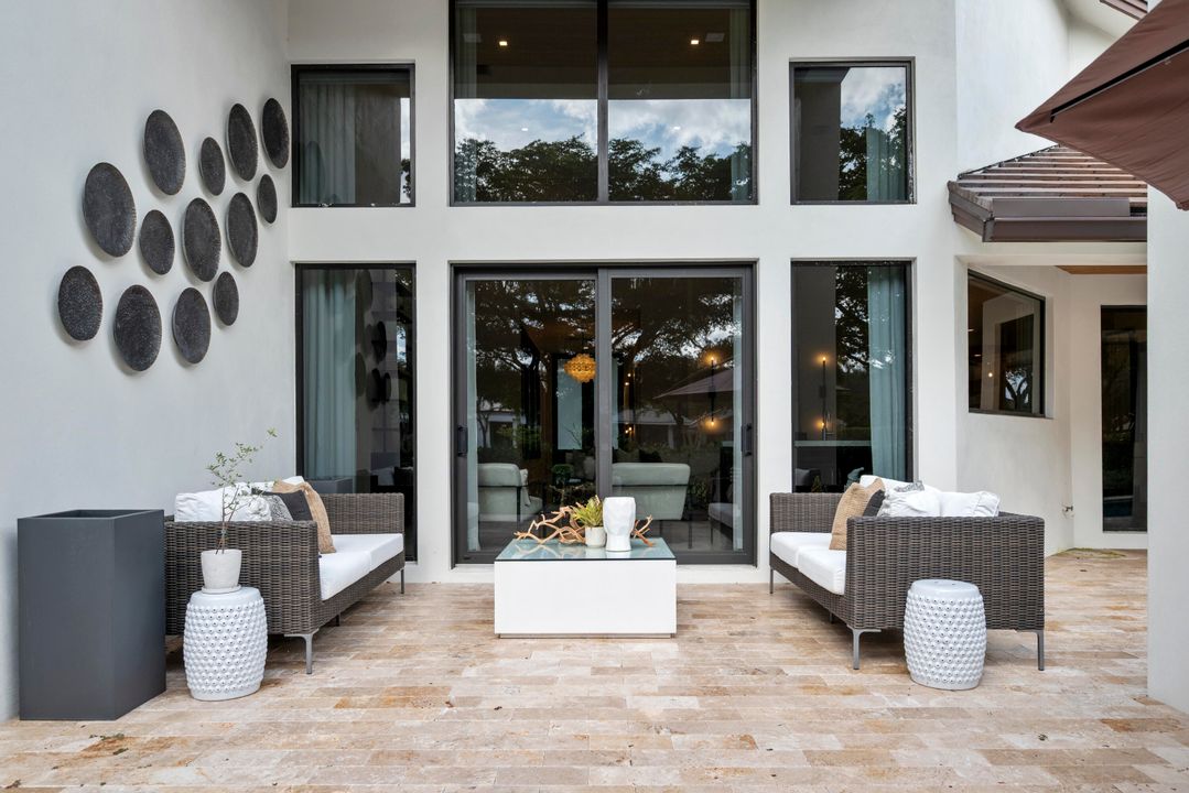 For Sale: $5,495,000 (5 beds, 7 baths, 4835 Square Feet)