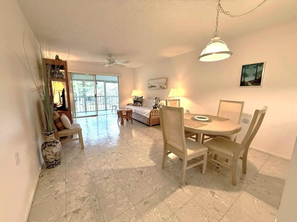 На продажу: $90,000 (1 спален, 1 ванн, 662 Квадратных фут)