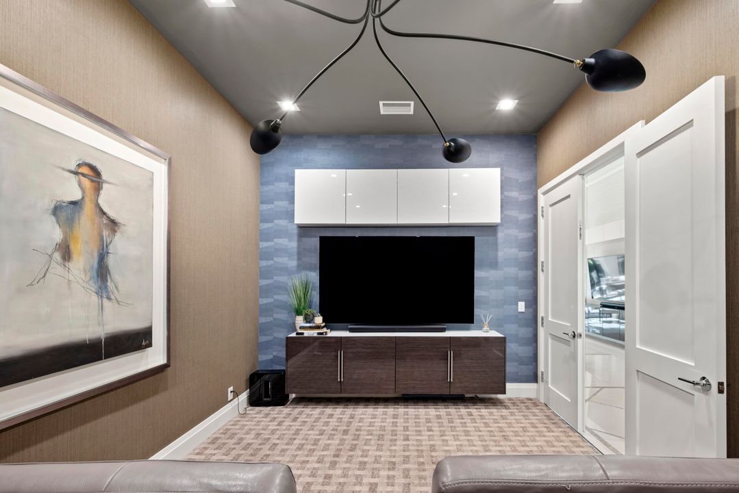 For Sale: $5,495,000 (5 beds, 7 baths, 4835 Square Feet)