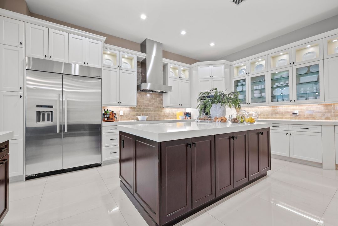 For Sale: $5,495,000 (5 beds, 7 baths, 4835 Square Feet)