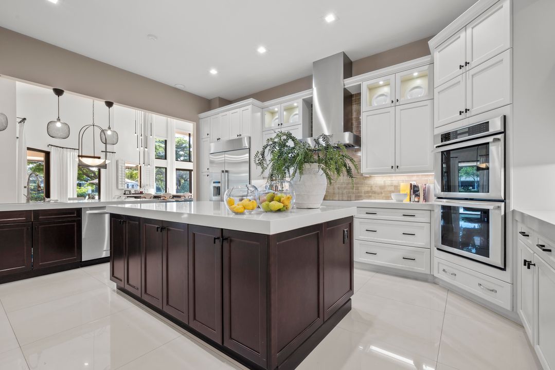 For Sale: $5,495,000 (5 beds, 7 baths, 4835 Square Feet)