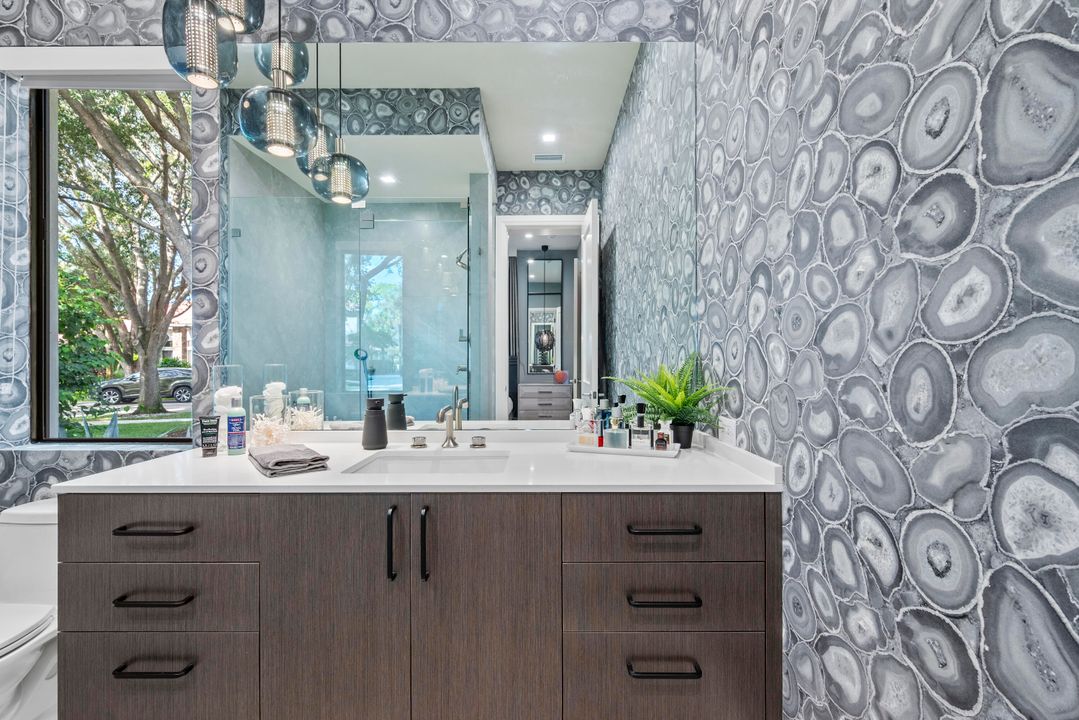 For Sale: $5,495,000 (5 beds, 7 baths, 4835 Square Feet)