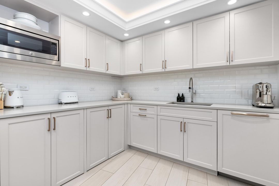 For Sale: $1,650,000 (1 beds, 1 baths, 1097 Square Feet)