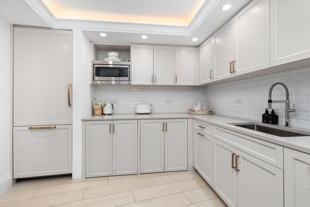 For Sale: $1,650,000 (1 beds, 1 baths, 1097 Square Feet)