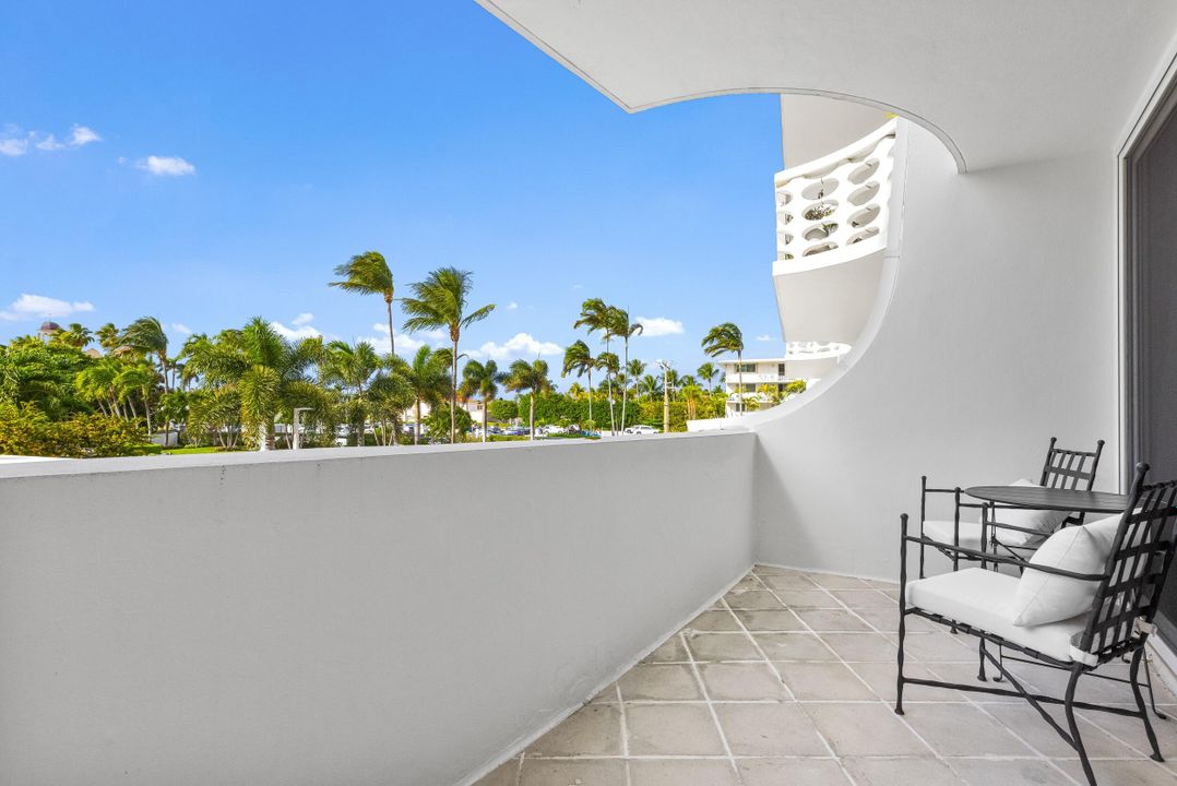 For Sale: $1,650,000 (1 beds, 1 baths, 1097 Square Feet)