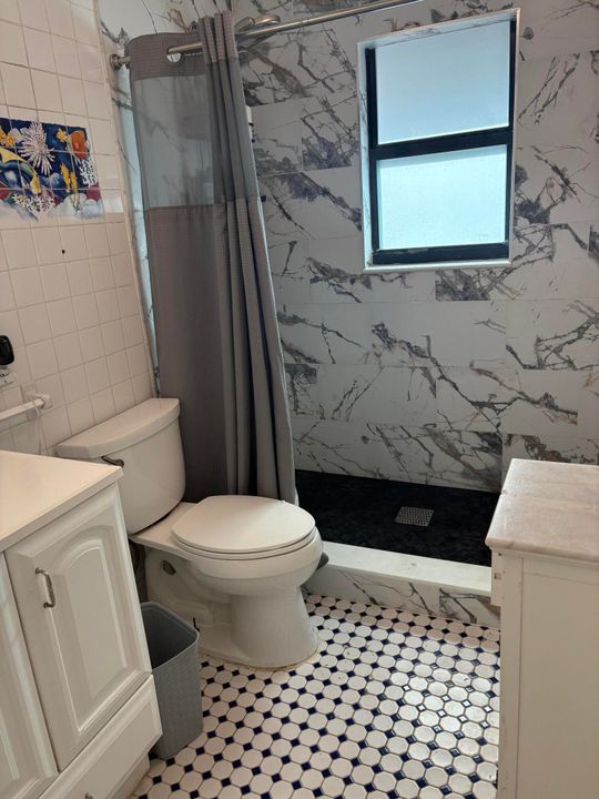 En Venta: $813,000 (4 camas, 2 baños, 2232 Pies cuadrados)